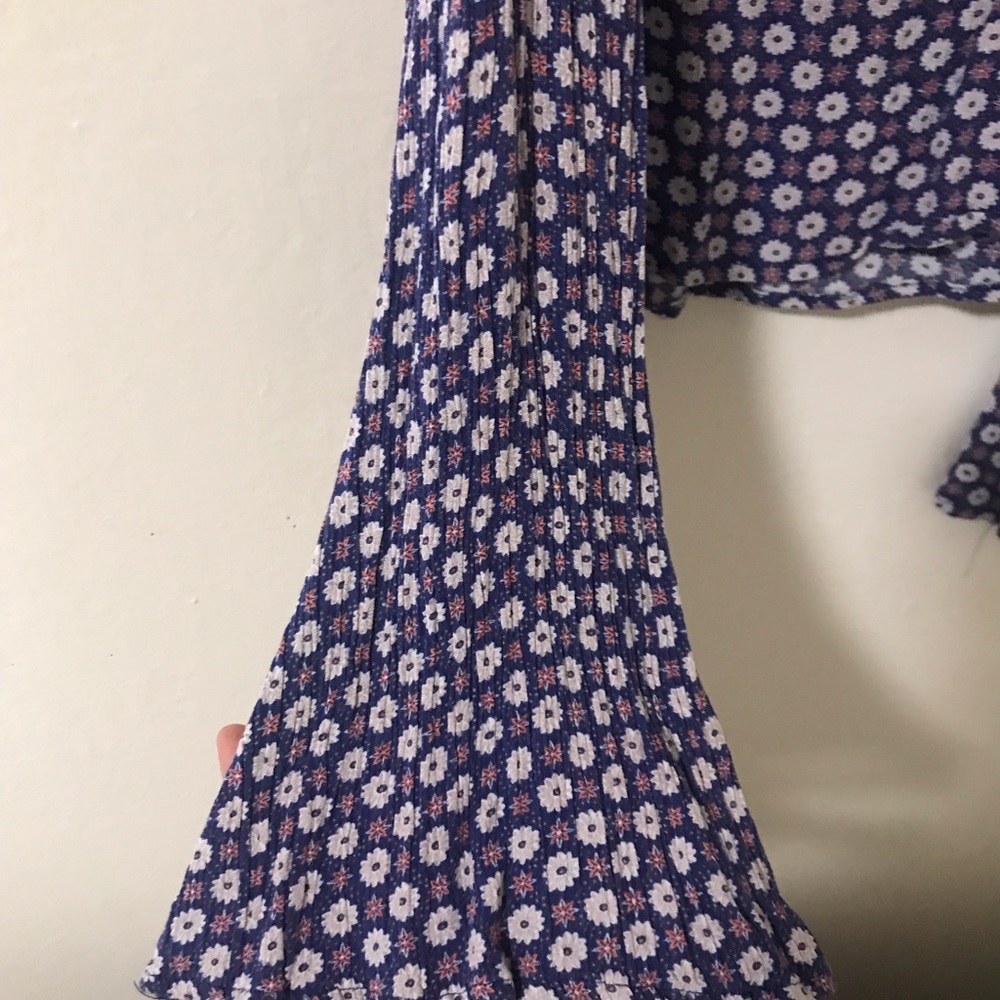 Cute off the shoulder flower shirt